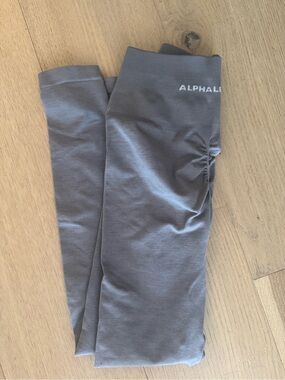 Alphalete Gray Ruched Side Waist Leggings